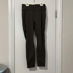 NWT dark olive Anywhere high waisted leggings- short